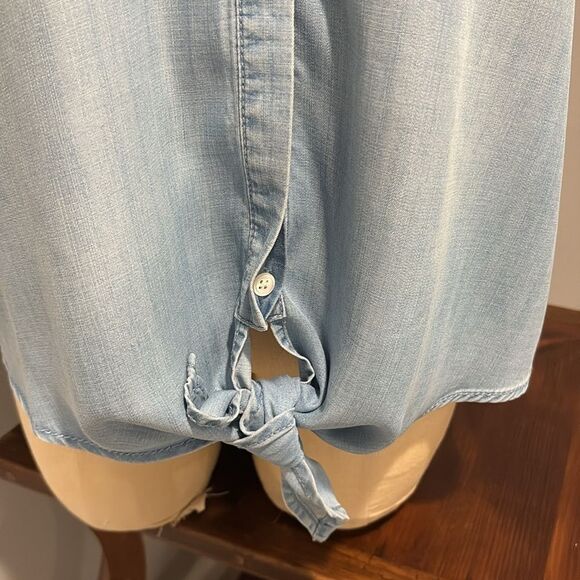Chicos Chambray Tie Sleeveless Top Size 1 - Picture 3 of 14